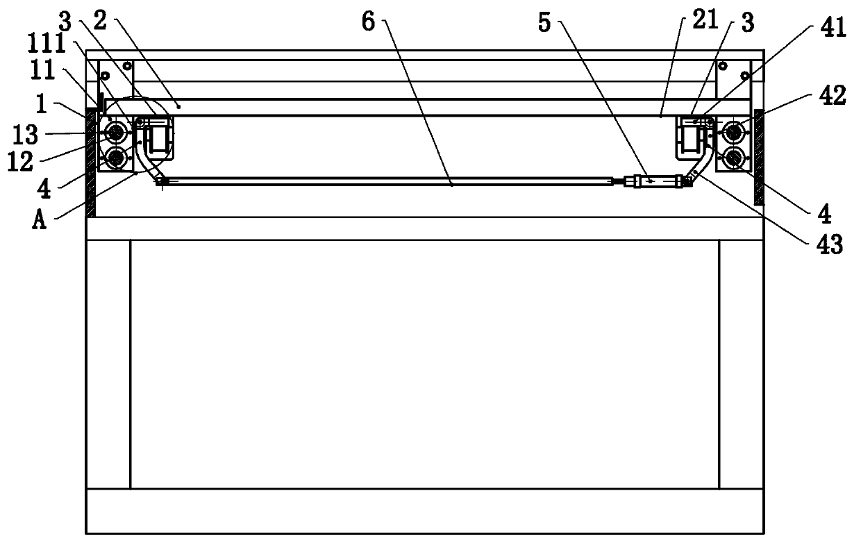 Panel space adjusting mechanism of covering machine
