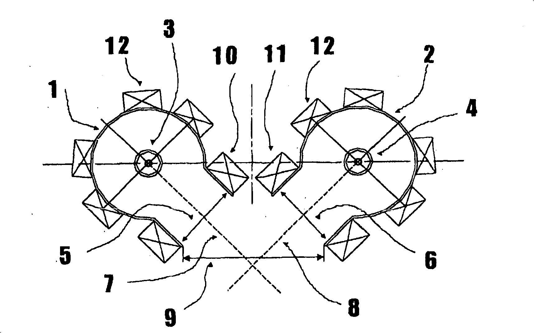 Electron cyclotron resonance (ECR) plasma source having a linear plasma discharge opening