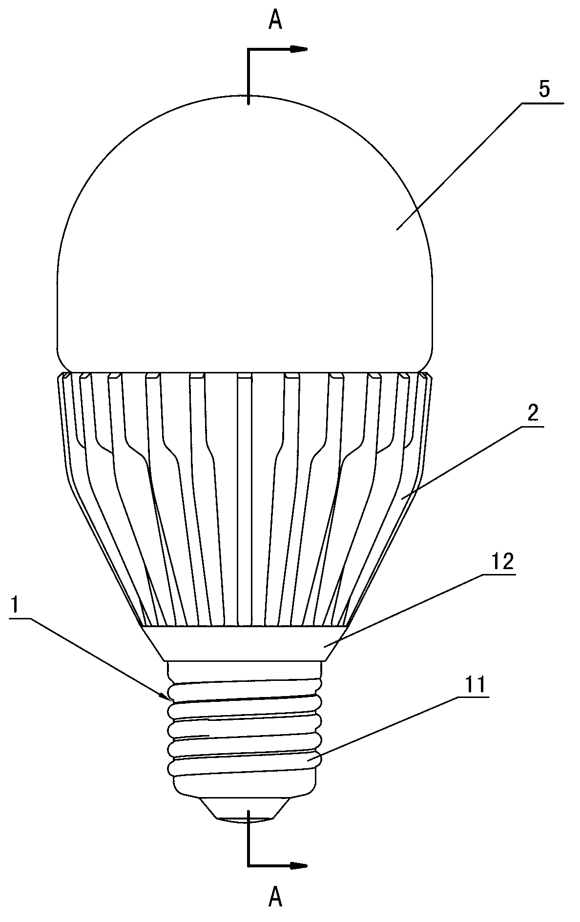 Light emitting diode (LED) spherical lamp transmitting heat through liquid