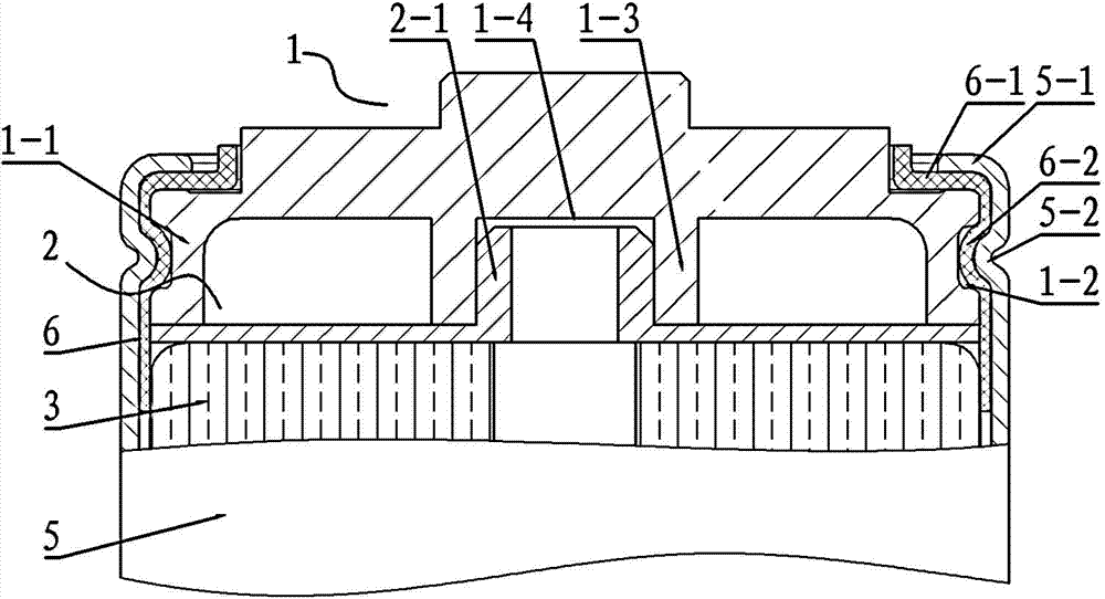 Assembling process of electrode insulating sealing structure