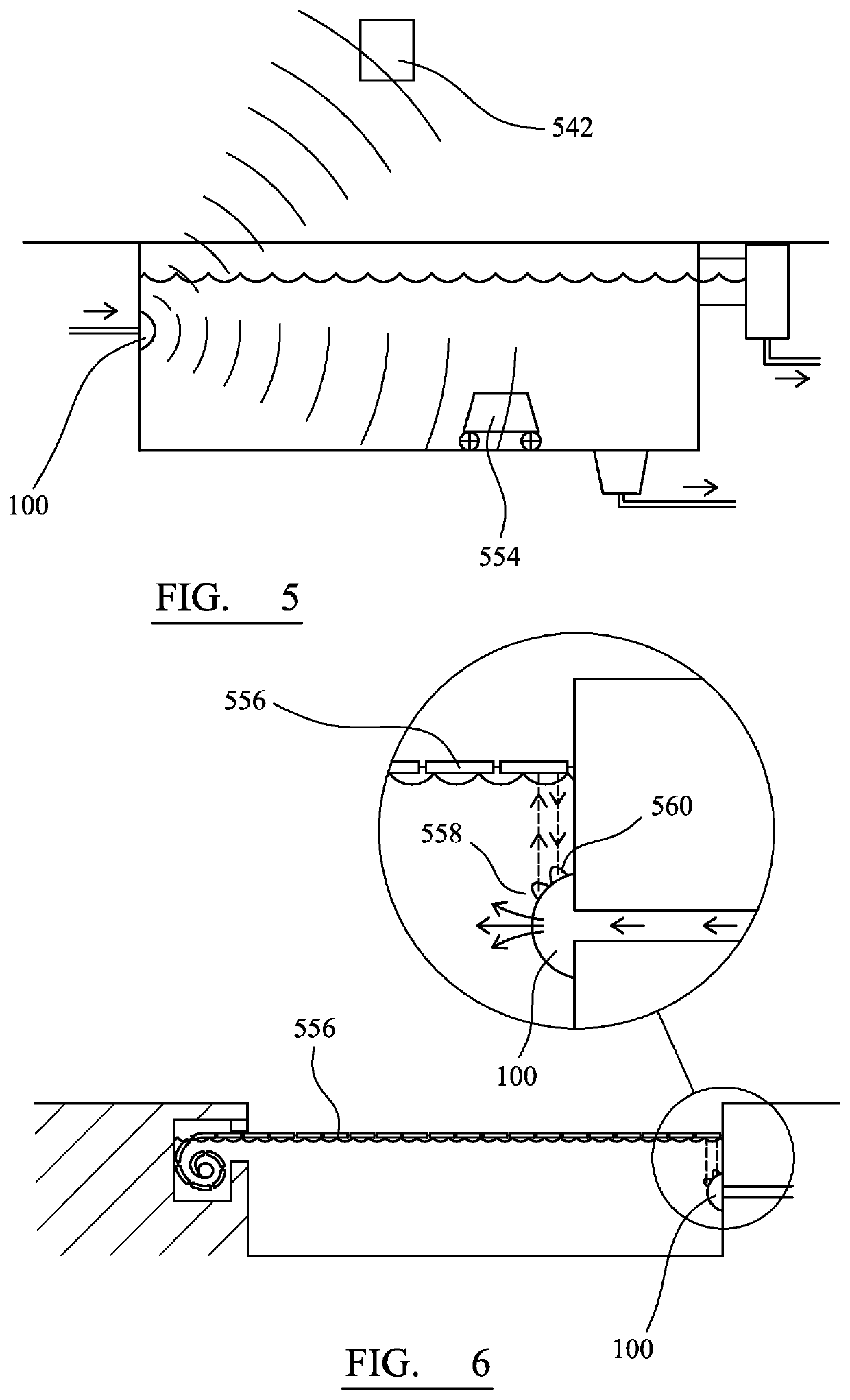 Swimming pool water monitoring device and method