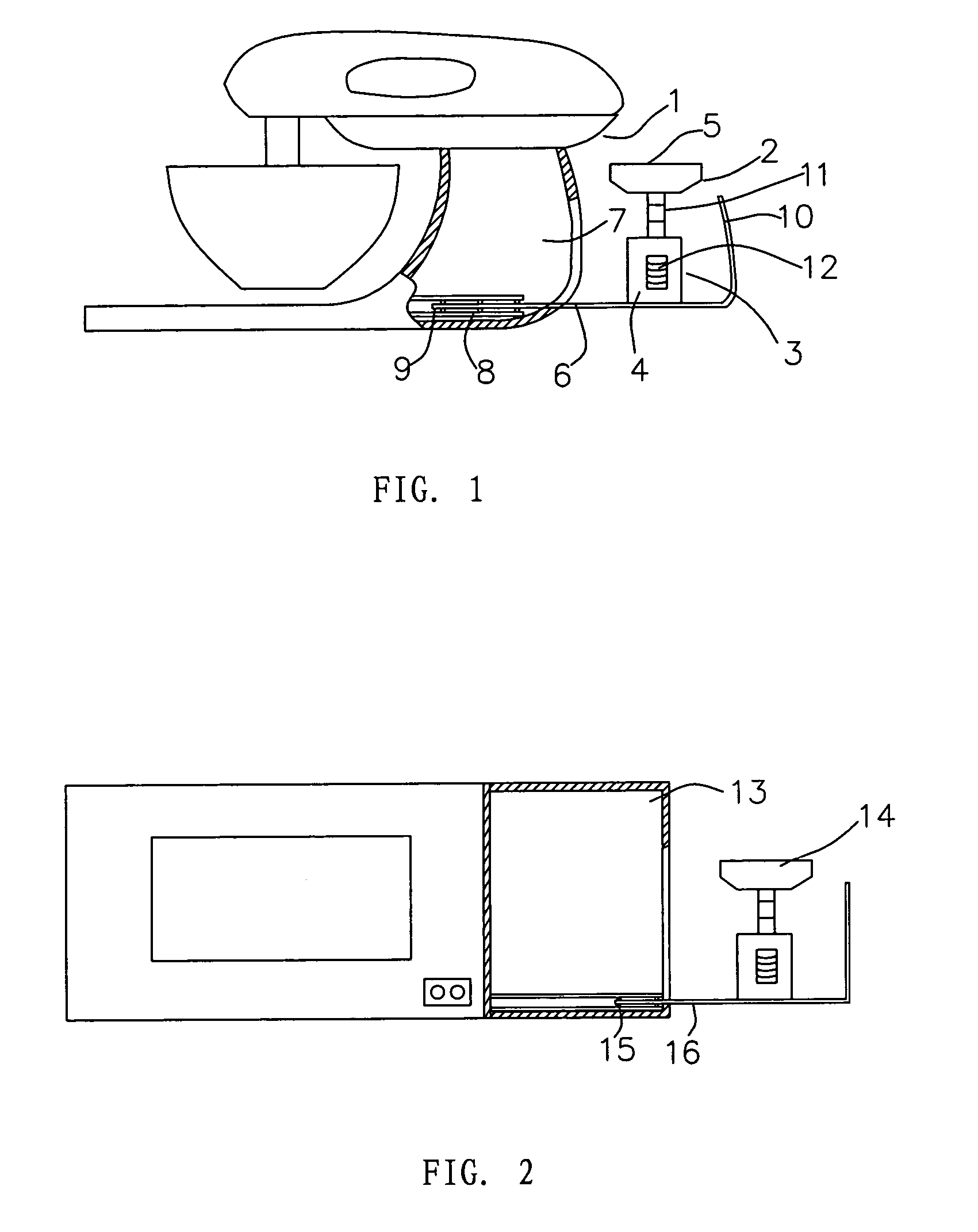 Food treating apparatus with a weighing scale