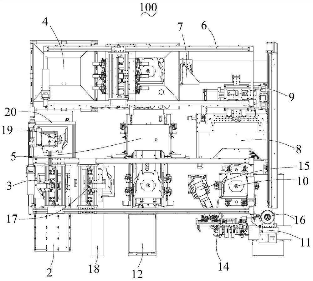 Feeding and discharging device applied to automatic wafer box packaging equipment