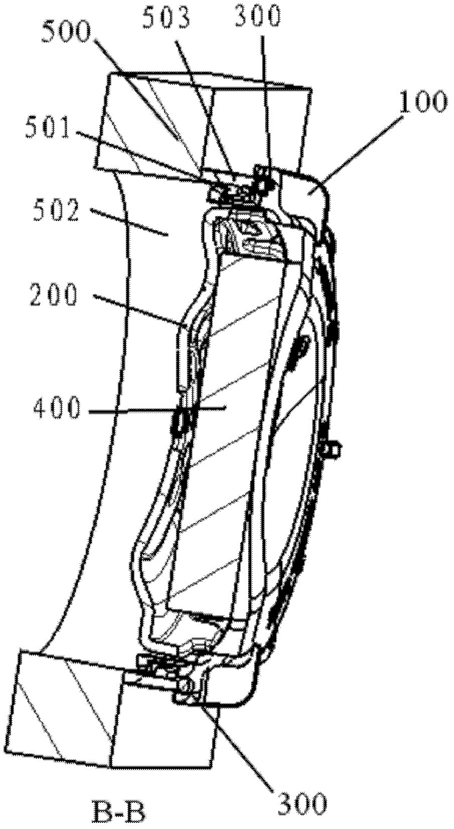 Method for removing water vapor condensation in automobile lamp and automobile lamp casing structure with replaceable desiccant bag