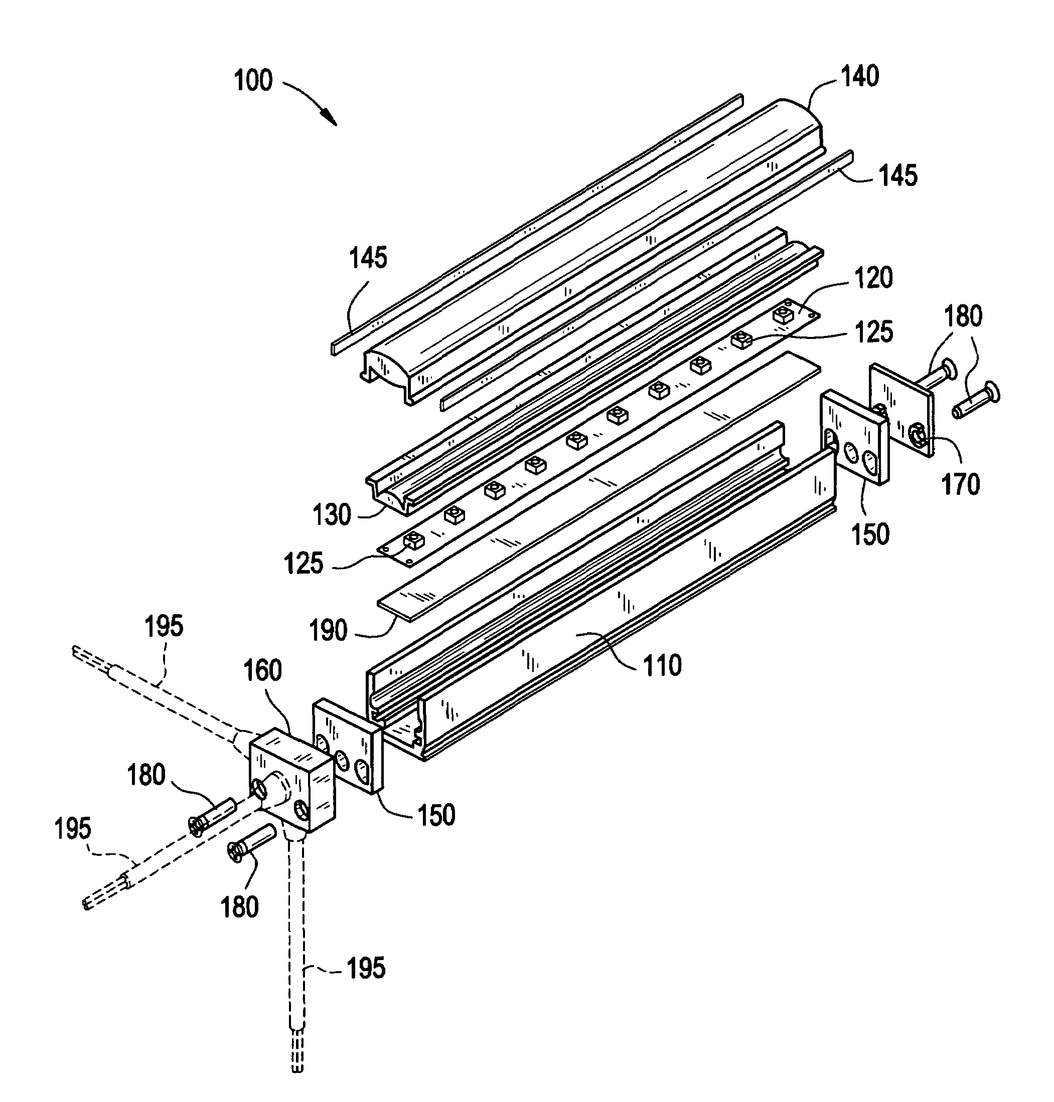 Linear lighting apparatus with increased light-transmission efficiency