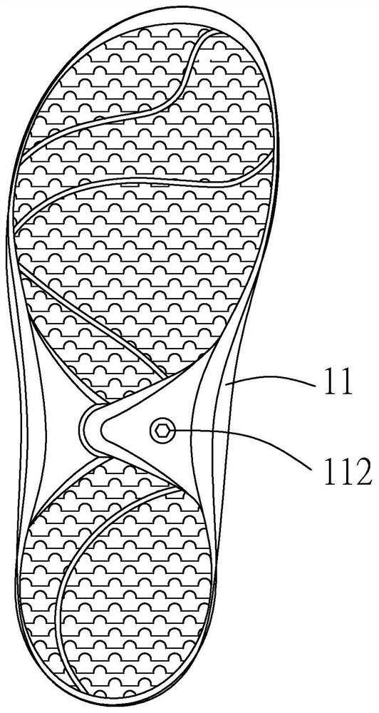 Shoe outsole capable of correcting foot arch