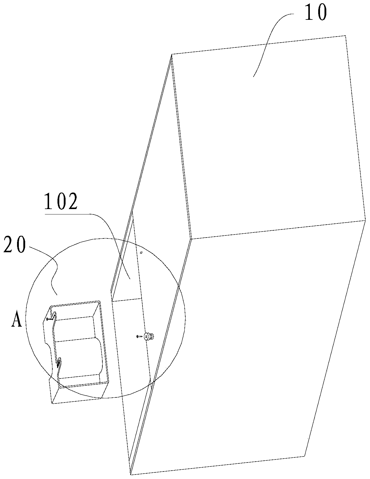 Refrigerator and evaporating pan assembly thereof