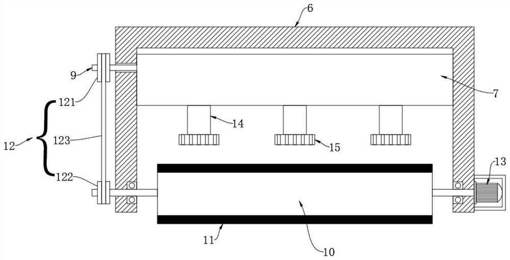 Efficient oil brushing device for wood plates