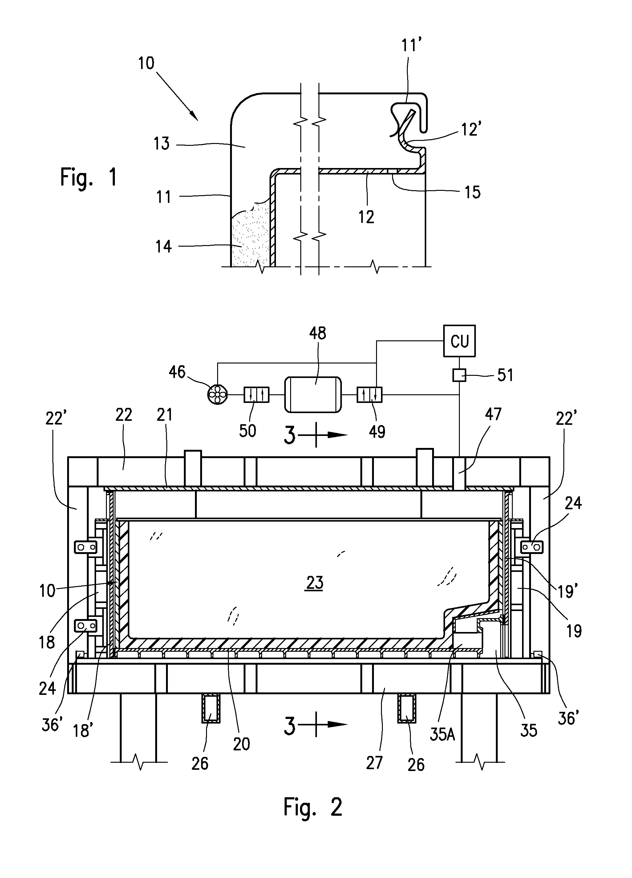 Vacuum-assisted foaming method and apparatus for moulding insulation of refrigeration containers