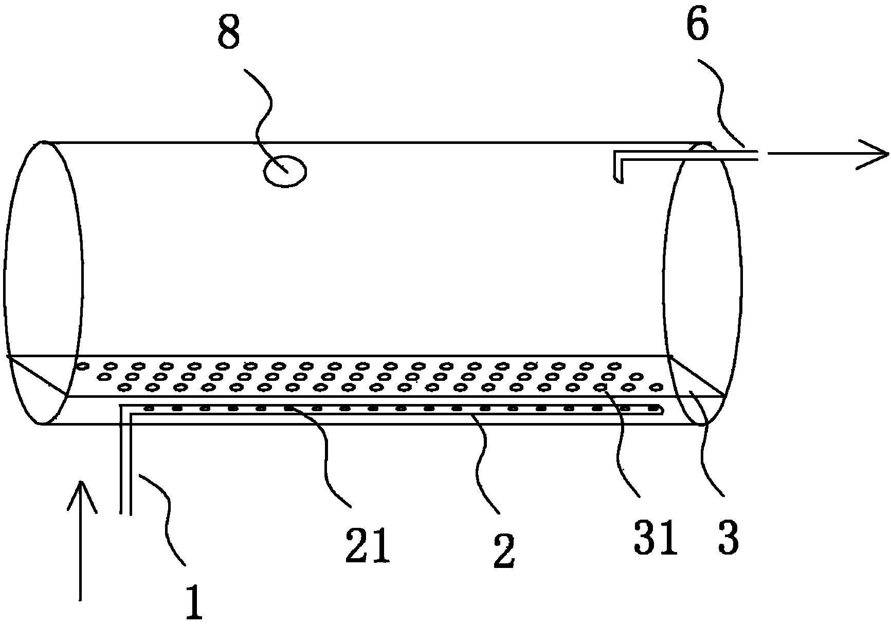 Micro-electrolysis intensifying treater and method for treating wastewater by using same