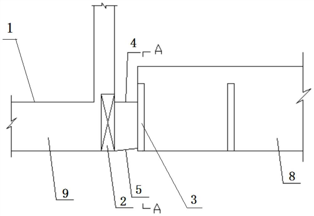 Air-entrained anti-cavitation structure behind the gate of flood discharge tunnel