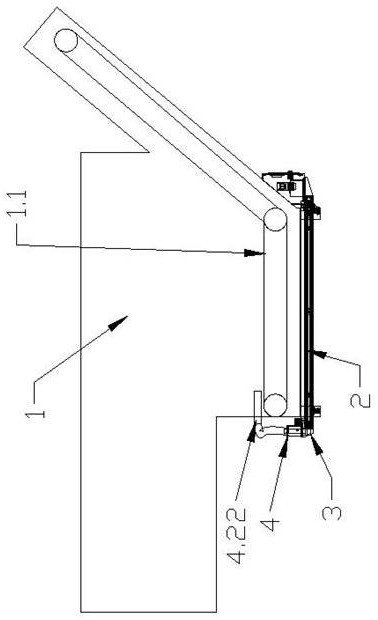 Tobacco leaf collecting and conveying machine