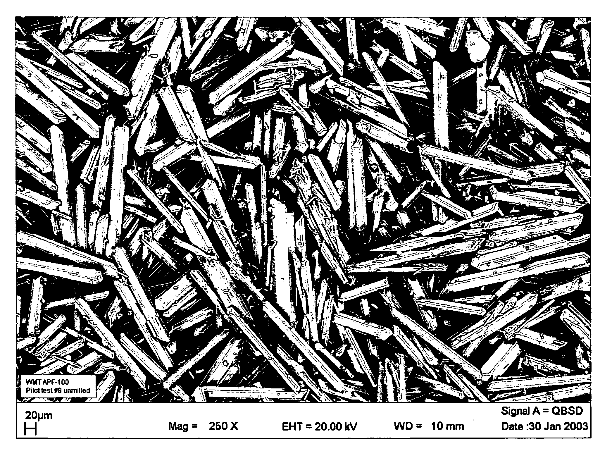 Injectable resorbable bone graft material, powder for forming same and methods relating thereto for treating bone defects