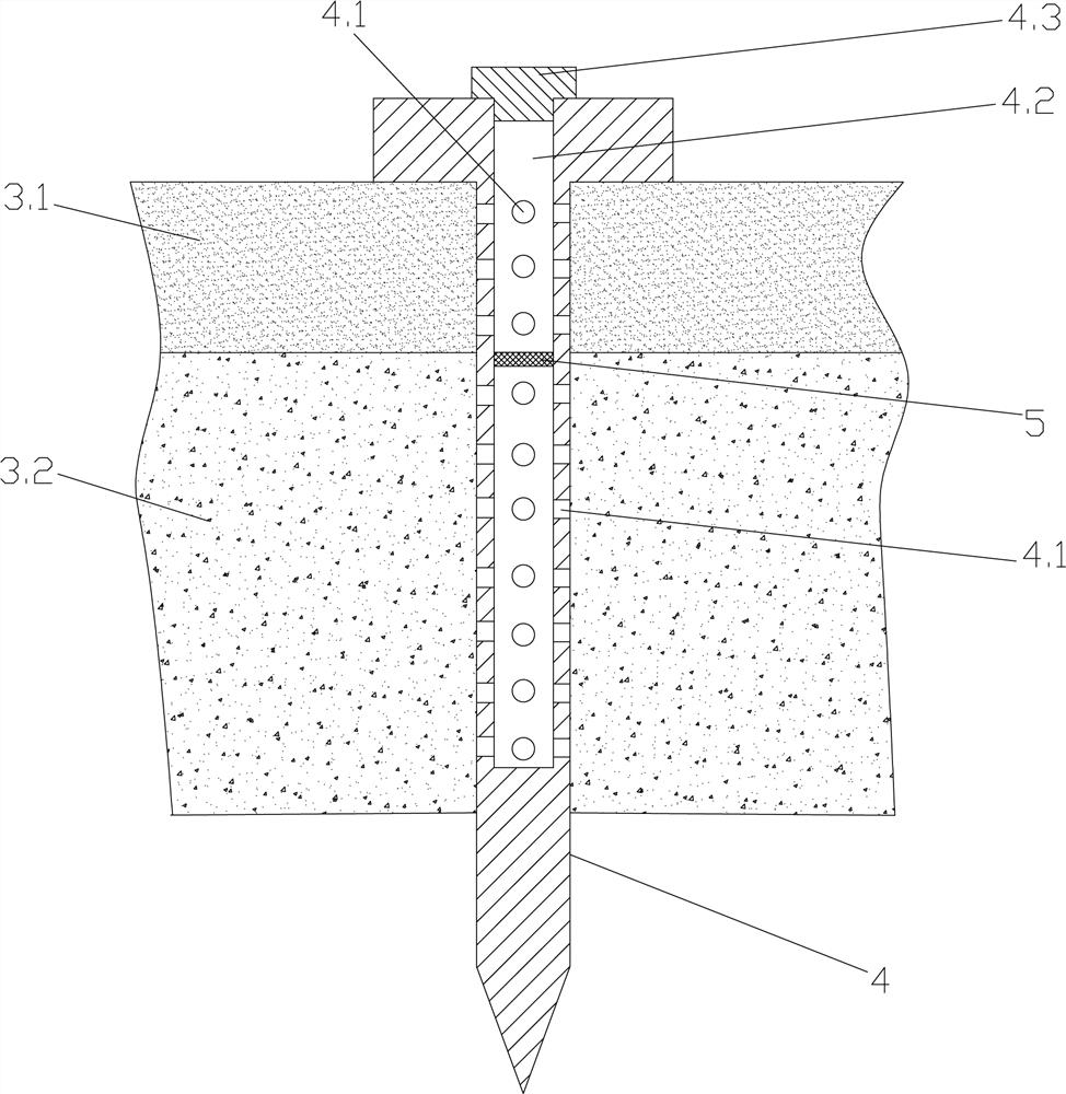 A kind of phosphogypsum-based filling bag for efficient repair of concave parts of slope surface and construction method thereof