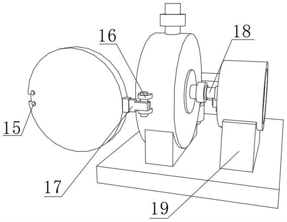 A high-efficiency pulverizer for potassium chlorate agglomerated raw materials