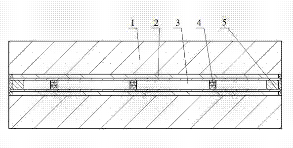 Glass welded ceramic composite vacuum plate and production method thereof