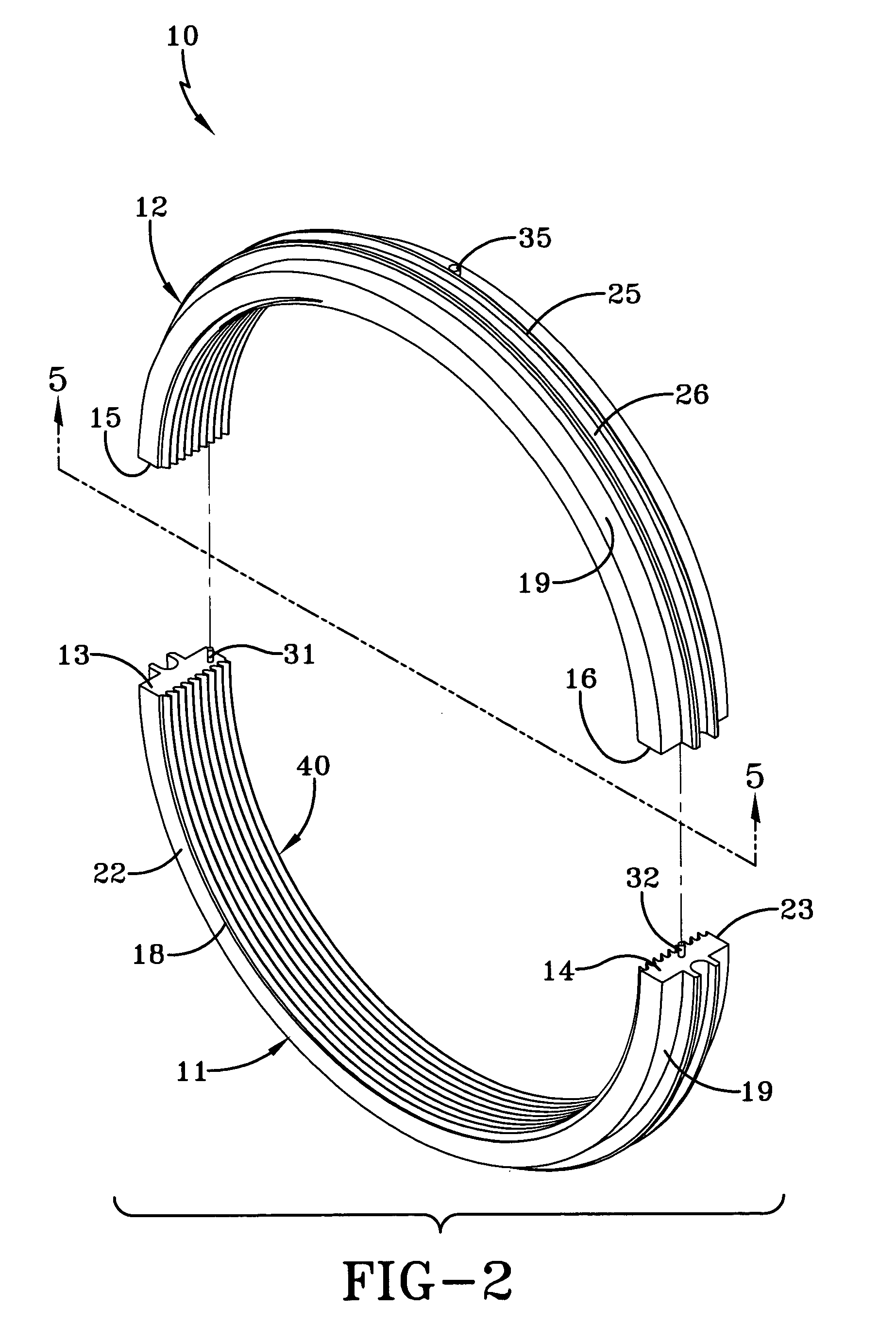 Windback labyrinth seal that accommodates a pressure differential for rotating shafts