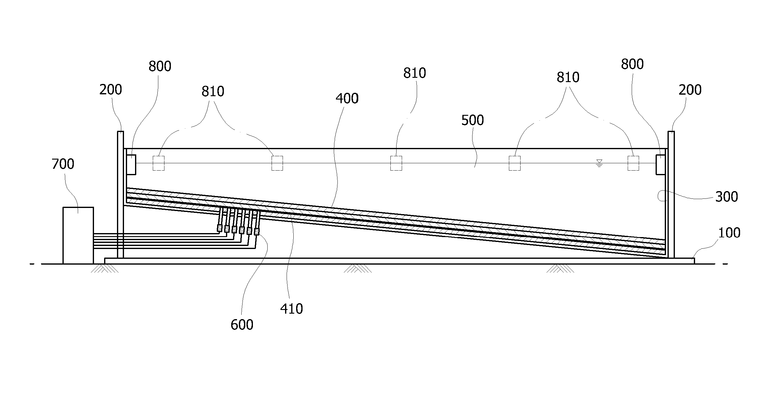 Apparatus and method for simulating submarine landslide resulting from gas hydrate dissociation or earthquake