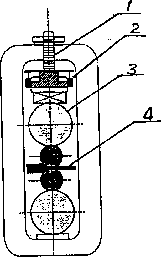 Heavy and medium plate mill non-retraction precision variation quick-speed roll seam initialization method