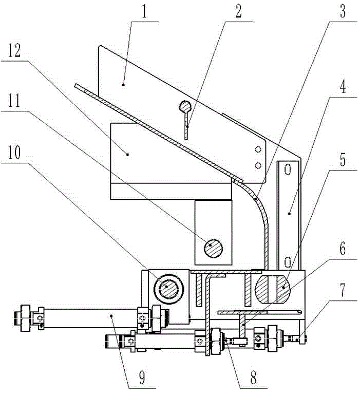 Automatic feeding and discharging device