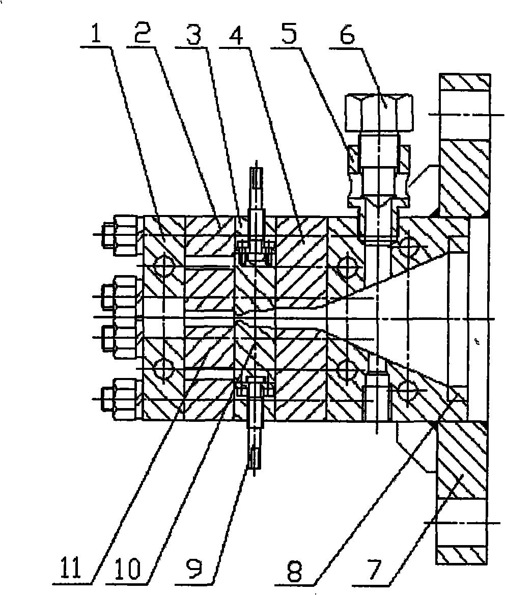 Radial extruding forming device of cut-fiber reinforcement rubber composite material