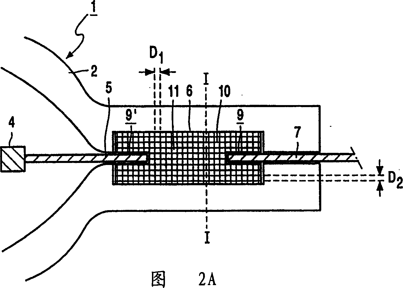 Electric lamp with feedthrough comprising gauze