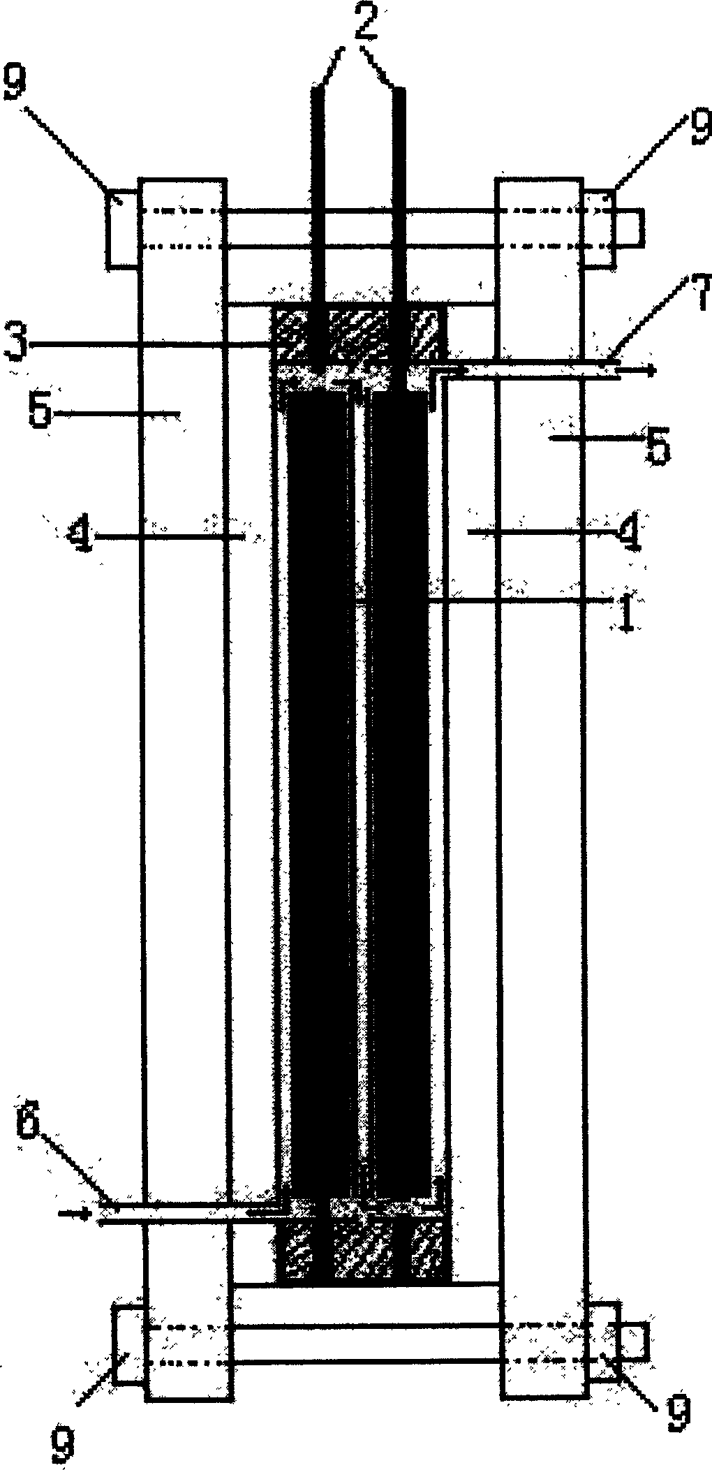 Liquid-flowing capacitor seawater desalination apparatus and manufacture thereof
