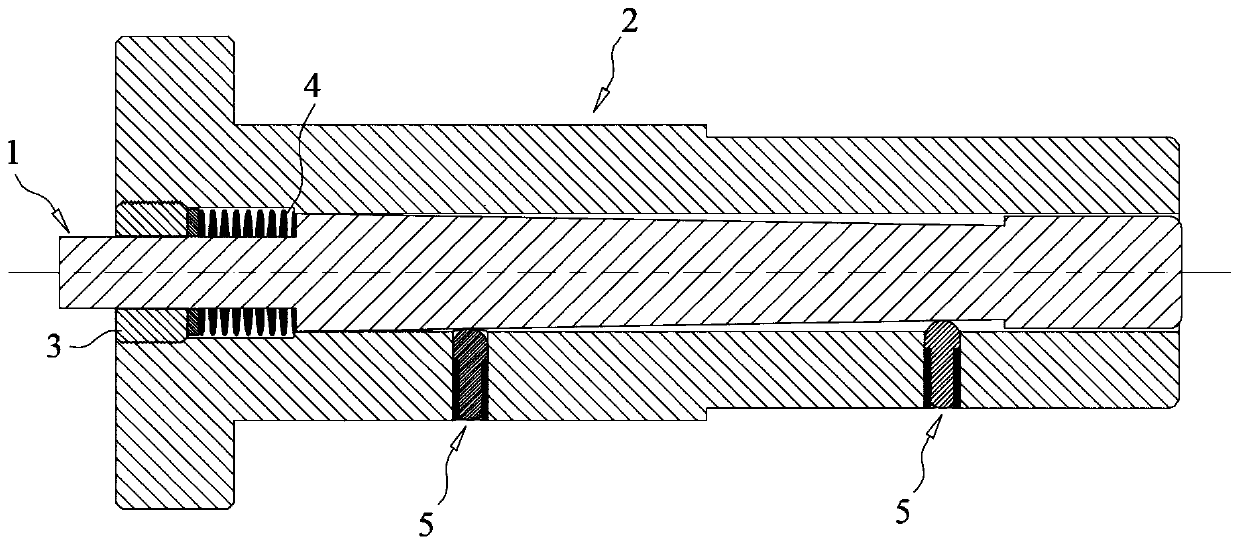 A deformation detection device suitable for pinholes and its detection method