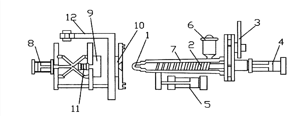 Automatic plastic molding machine