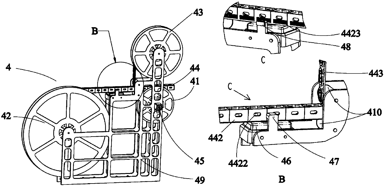 Semi-automatic strawberry harvesting and packaging equipment and its strawberry packaging bag