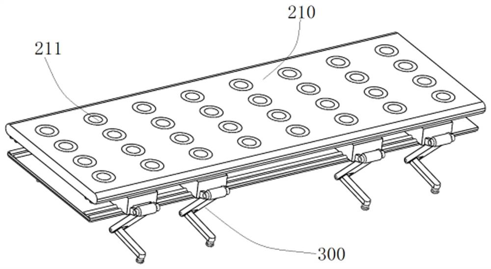 Self-balancing glass transport device and balancing method thereof