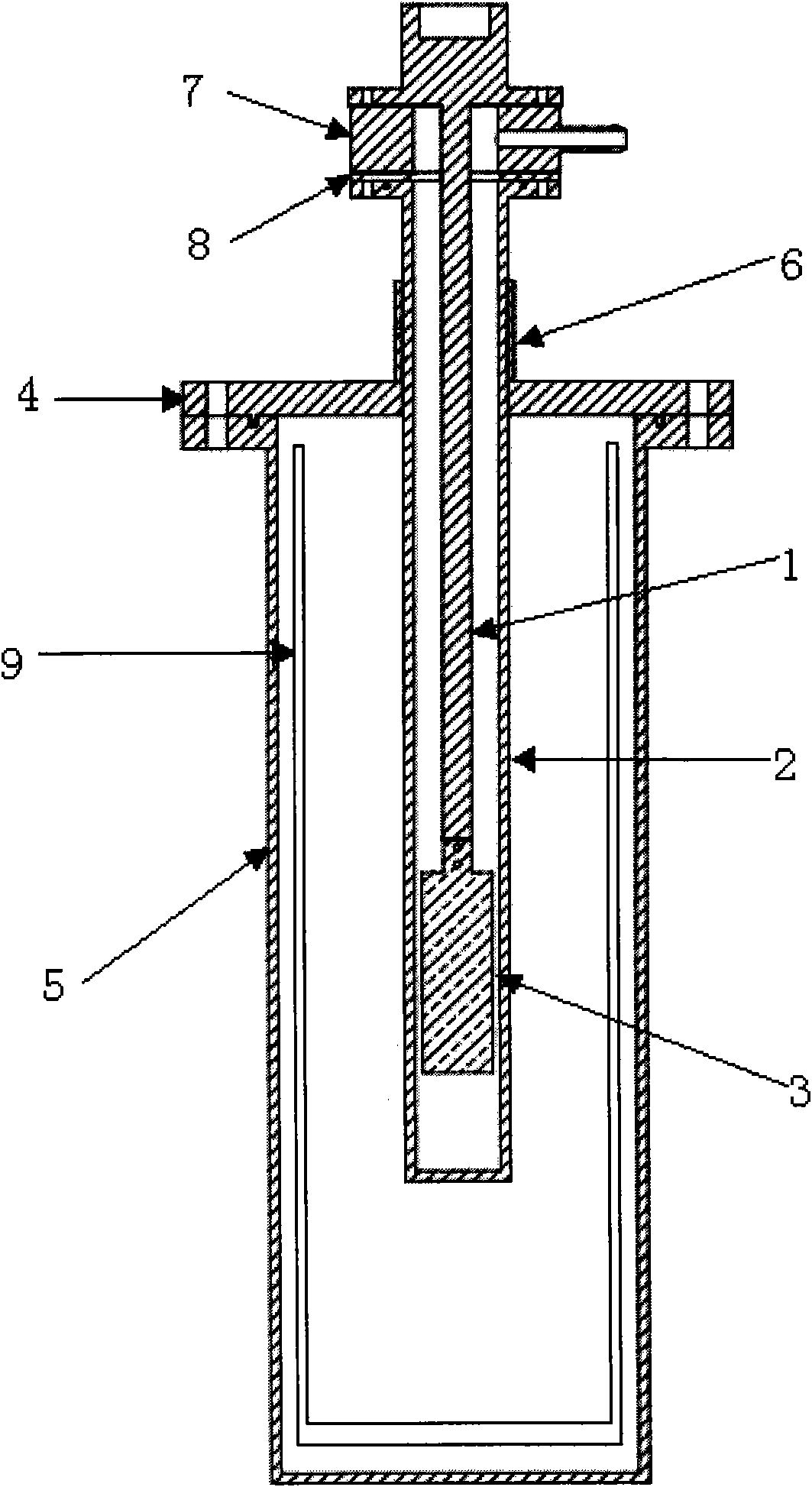 Low-temperature physical property measuring device of solid material