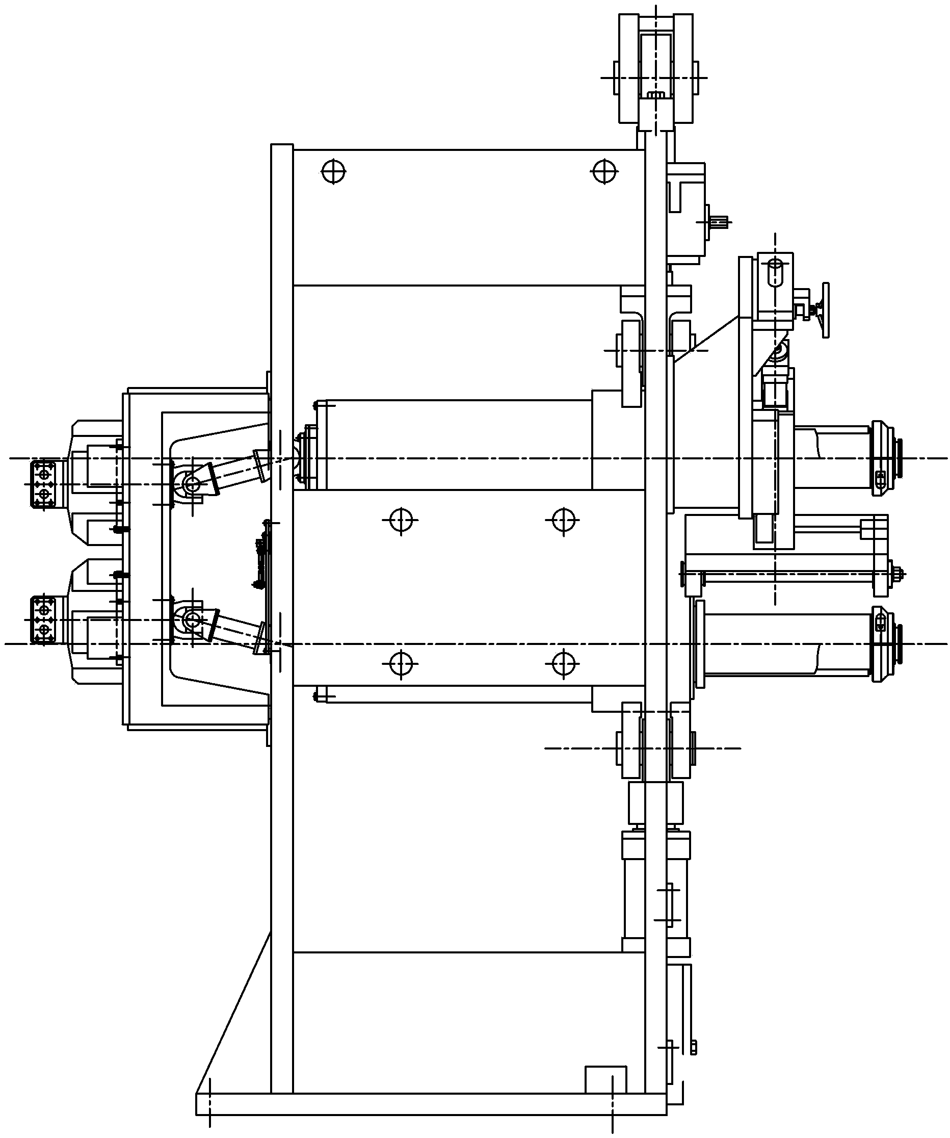Mechanism for adjusting inclination angle of main shaft of rim roll forming machine