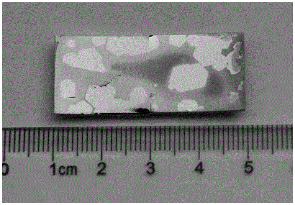 A method for rapidly preparing large-scale single-crystal graphene