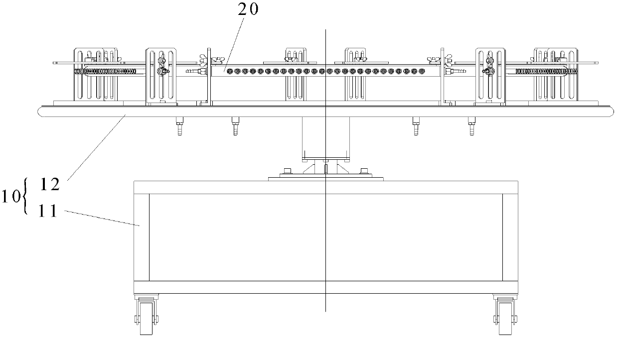 Welding device and welding method for outlet ends of one-way valves of capillary components