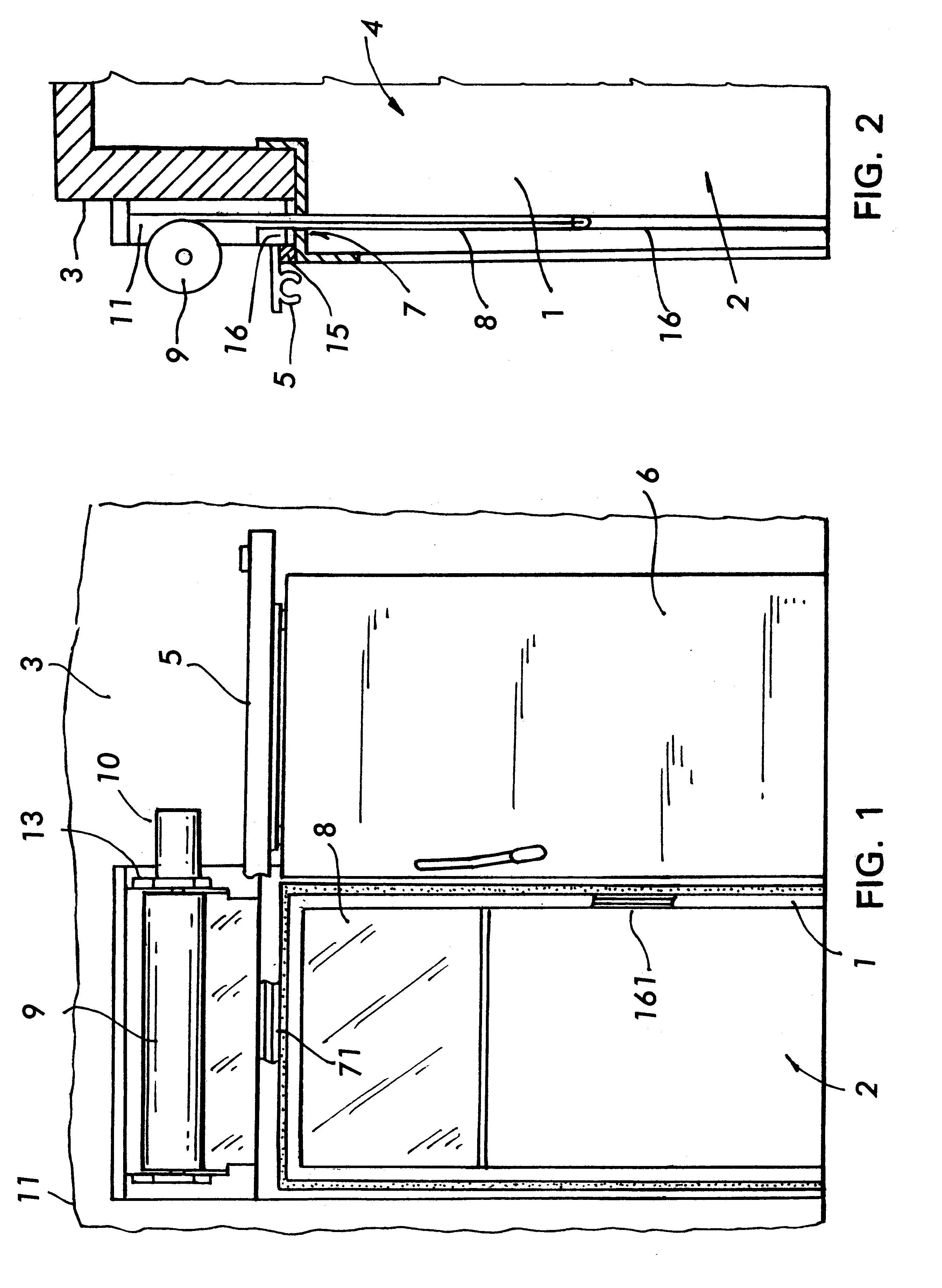 Closing system for refrigerating chambers