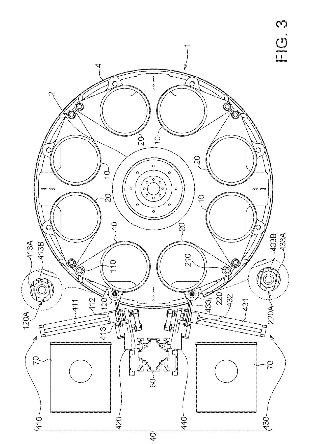 Opening and closing device of rotating cage type jukebox disc tray