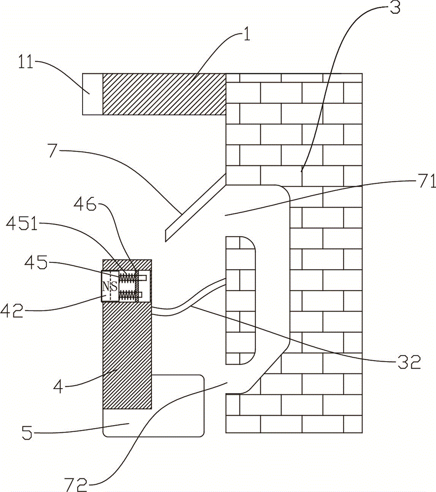 Locking device in shore which is used for wherry and is provided with splash-proof function