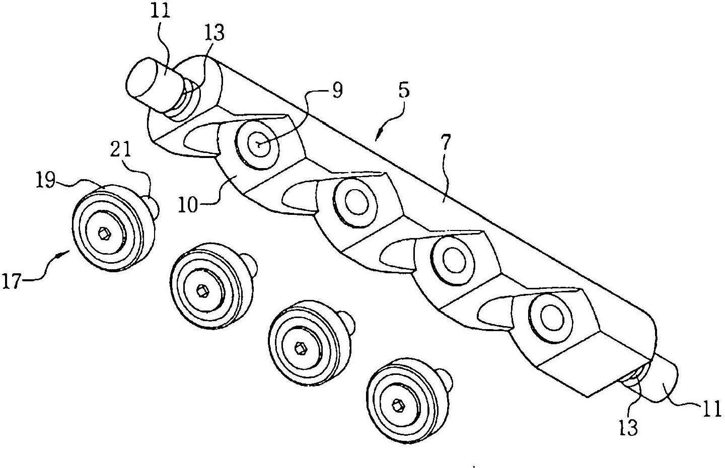 Contact-exposing-type screw conveying apparatus using a bearing