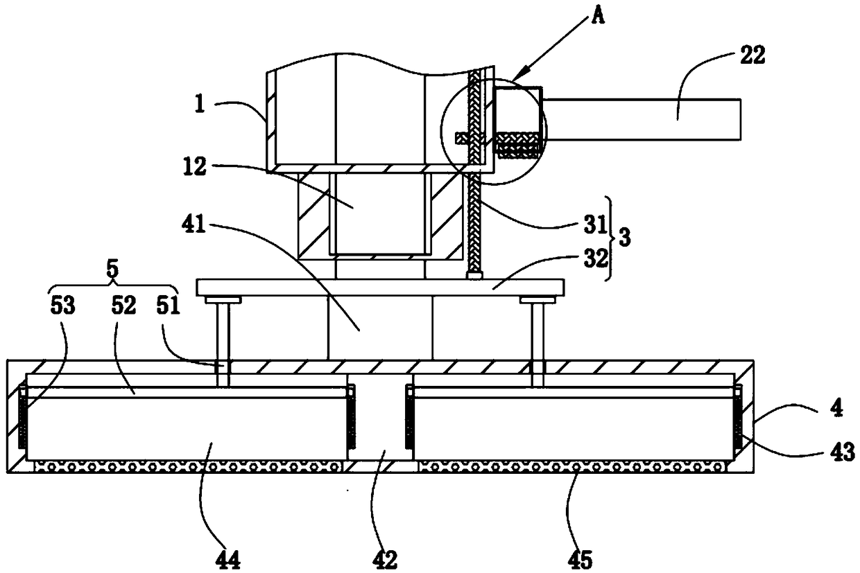 Automobile waxing machine with a continuous discharge structure