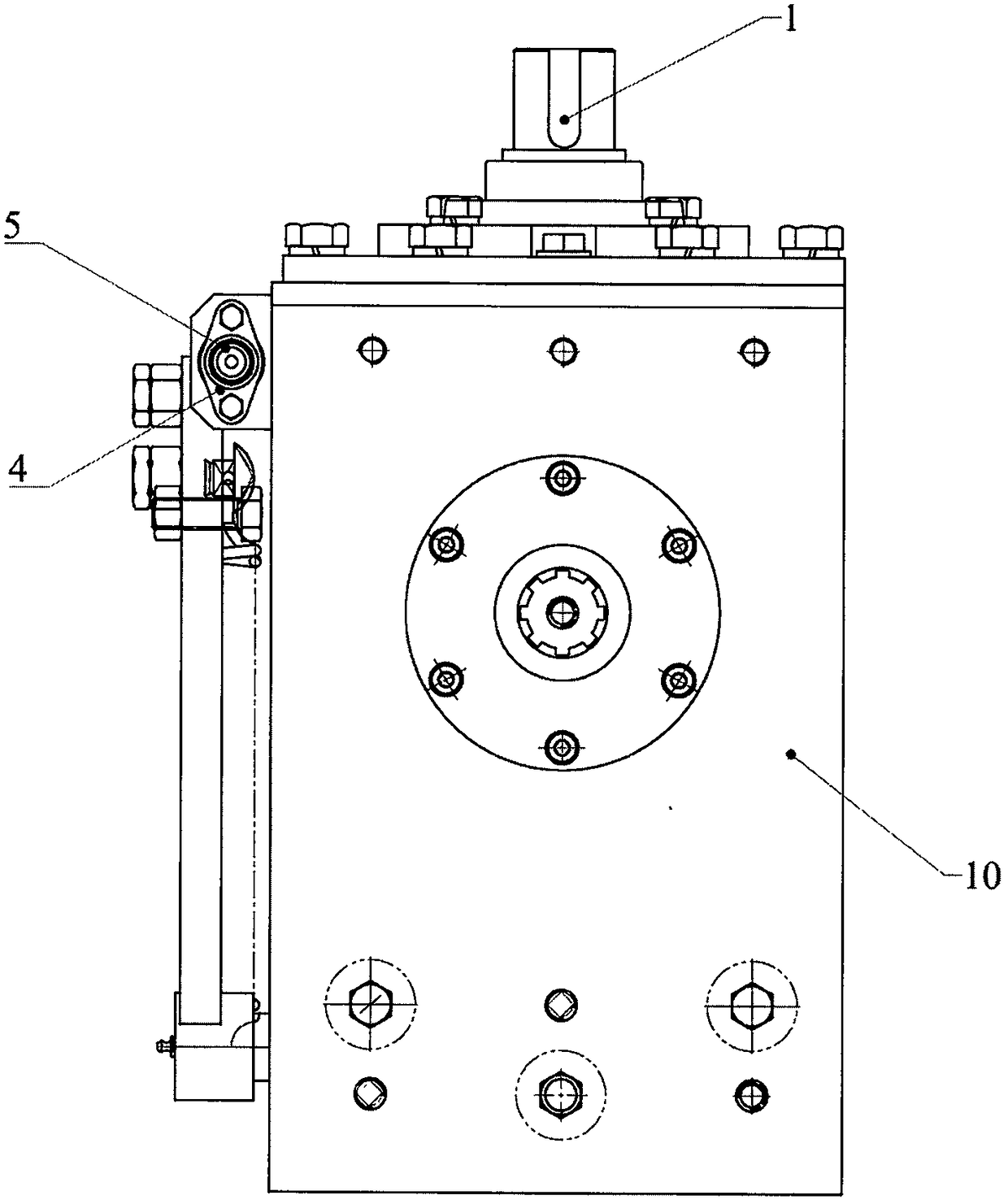 Transmission capable of operating and reversing in remote mode and provided with safety clutch,