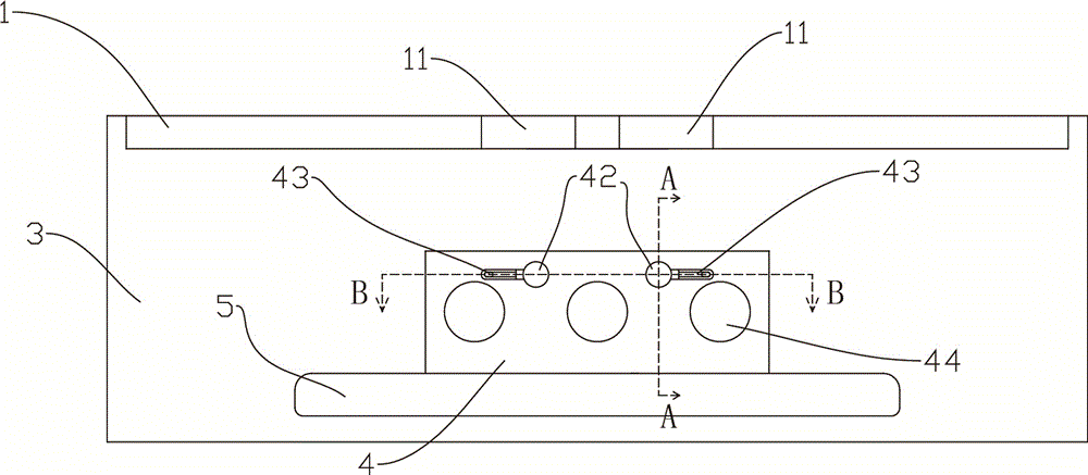 Automatic locking device for boat