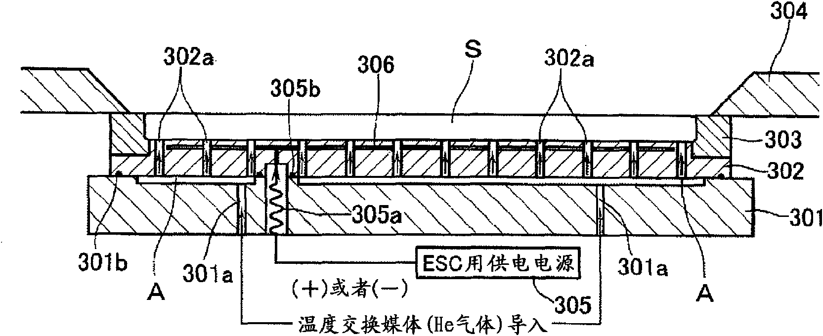 Wafer conveying tray and method of securing wafer on tray