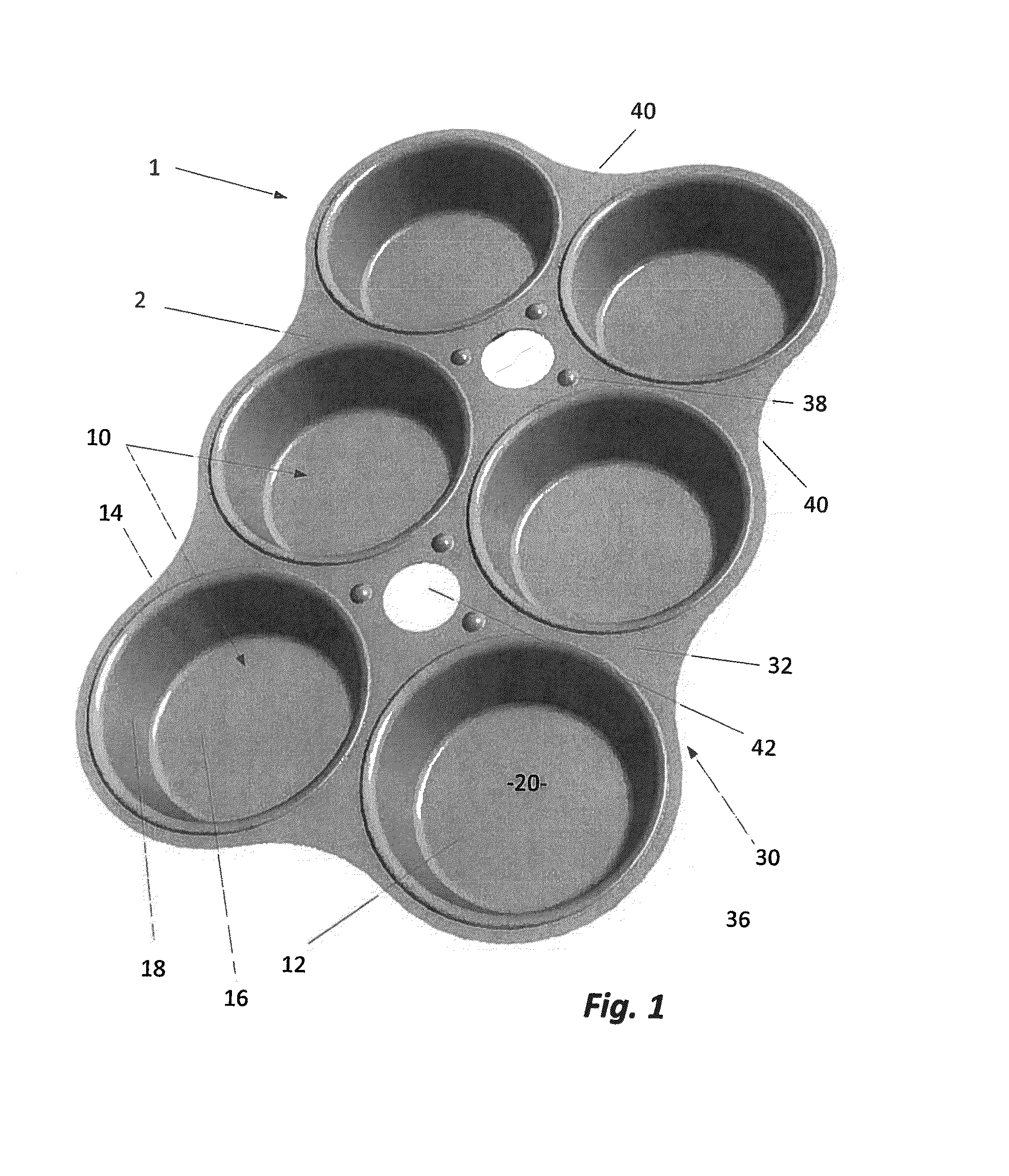 Bakeable tray and method of preparing bakery items using such a bakeable tray