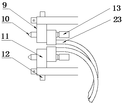 Label glue spraying device for beer labeling machine