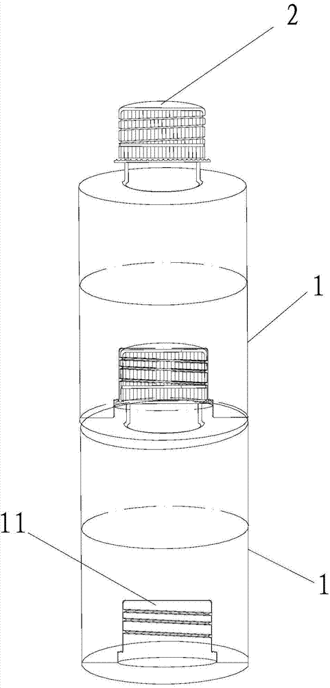 Beverage bottle capable of being used in series and in-series combined beverage bottle