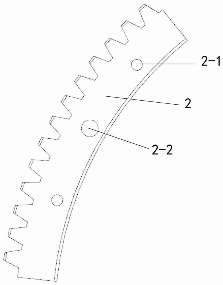 Flywheel gear ring structure with split type gear ring at fixed points and application method