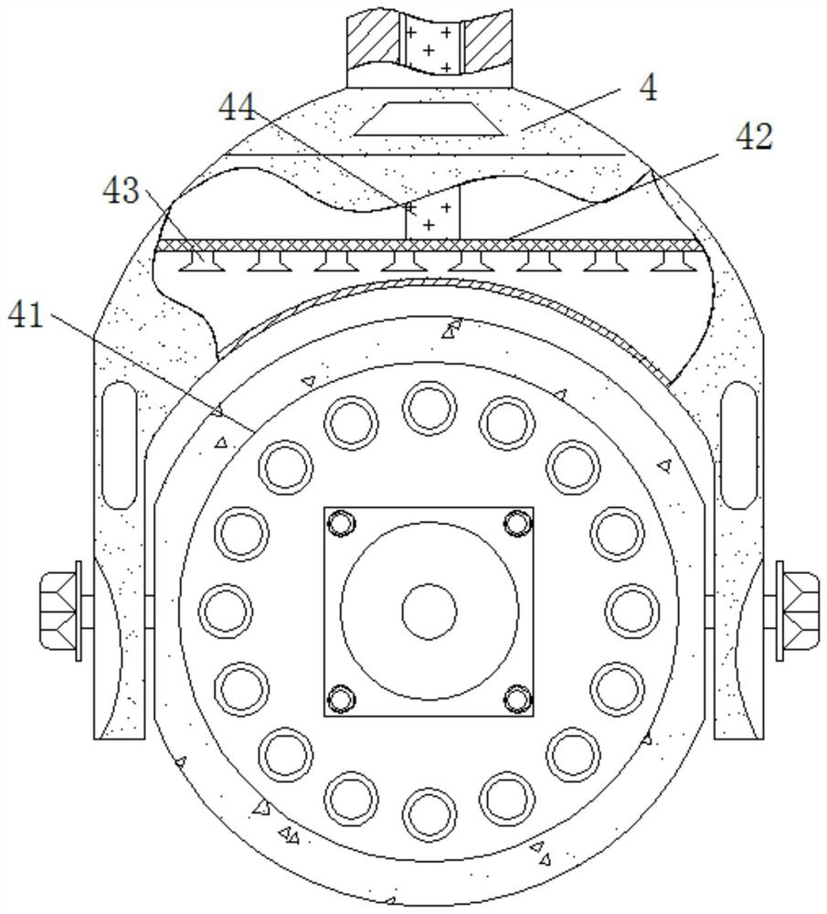 Outdoor camera automatic cleaning device capable of avoiding dust shielding