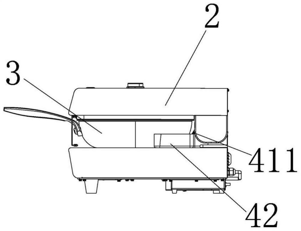 Intelligent cooking machine with water receiving device