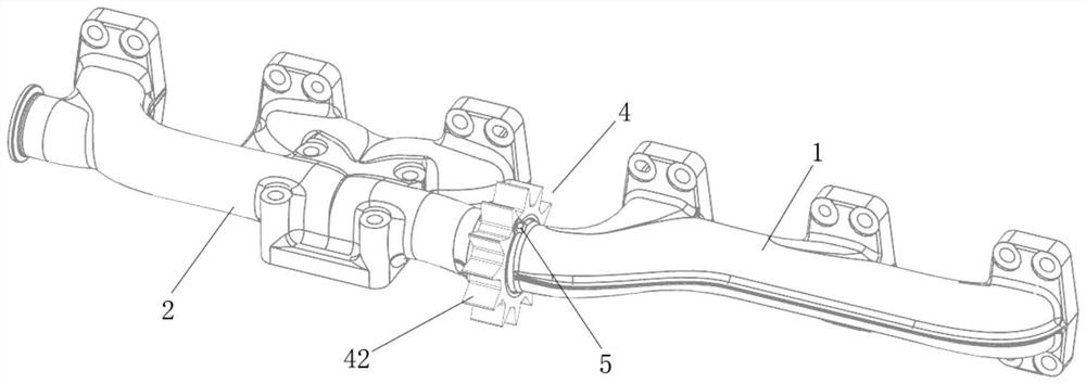 Segmental exhaust pipe with cooling blades